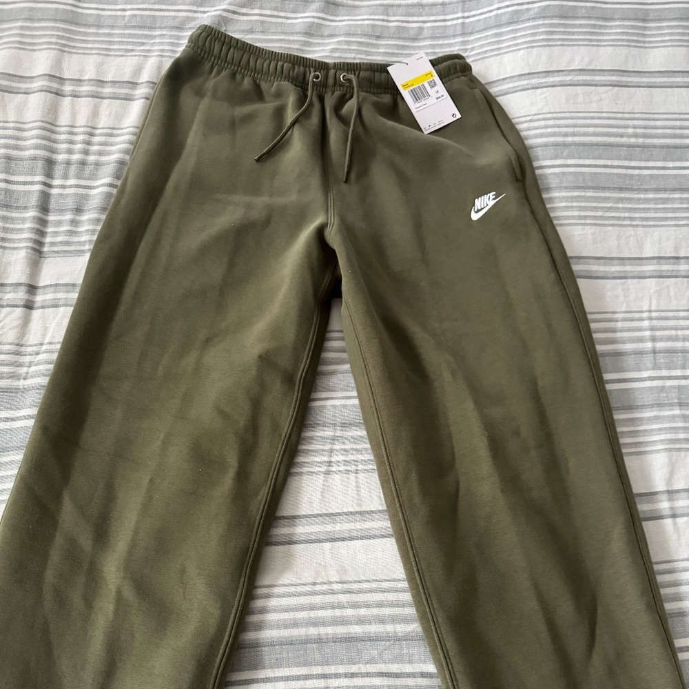 Nike army/olive green sweatpants.